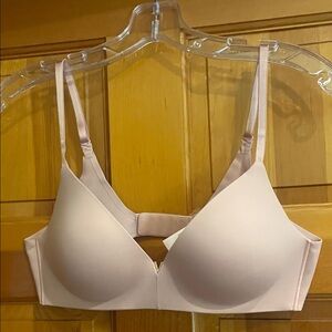 NWOT Dream Angels Victoria's Secret padded no wires bra 36B